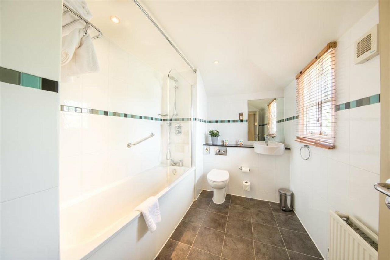 Mercure Hawkwell House 4* Oxford